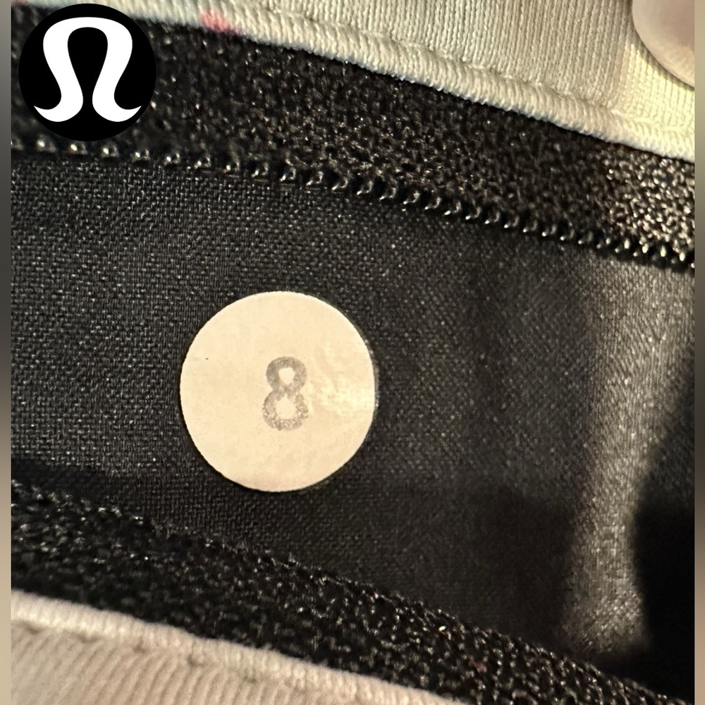 Lululemon Pace Pusher Crop Black Pigment Wave Sz 8. Zipper pocket - Picture 3 of 9